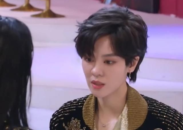  表情|蓝盈莹突然要加入宁静团,这让宁静措手不及,注意宁静脸上的表情