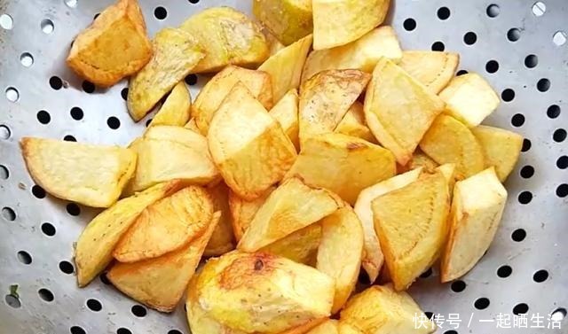 牛肉|土豆烧牛肉,做法简单,口感嫩滑