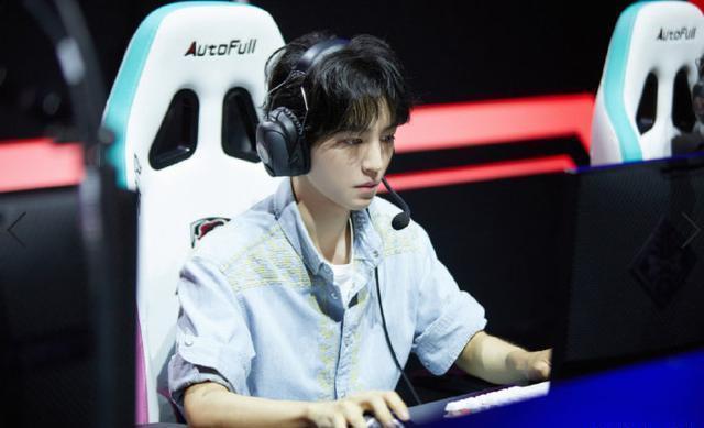  实力|网友热议王俊凯LPL九周年表现：若风实力下滑太离谱了，王俊凯电竞男主