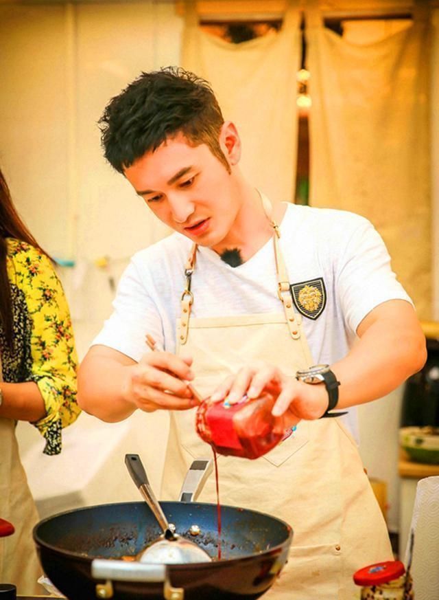 耽误|《中餐厅》被或黄晓明耽误,对外国人卑躬屈膝,被苏有朋势力碾压