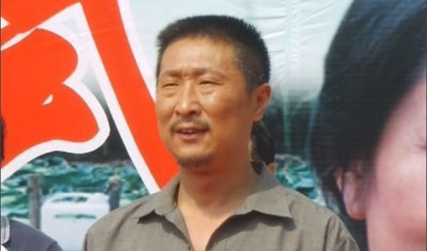 出镜|50岁林永健罕露面认不出,皮肤黝黑老态尽显,嘴没擦干净就出镜!