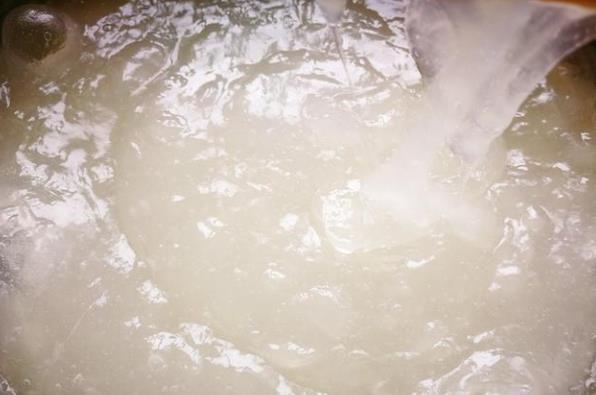  方法|想吃凉粉不用买，在家就能做，方法和配方比例教给你，5元做一锅