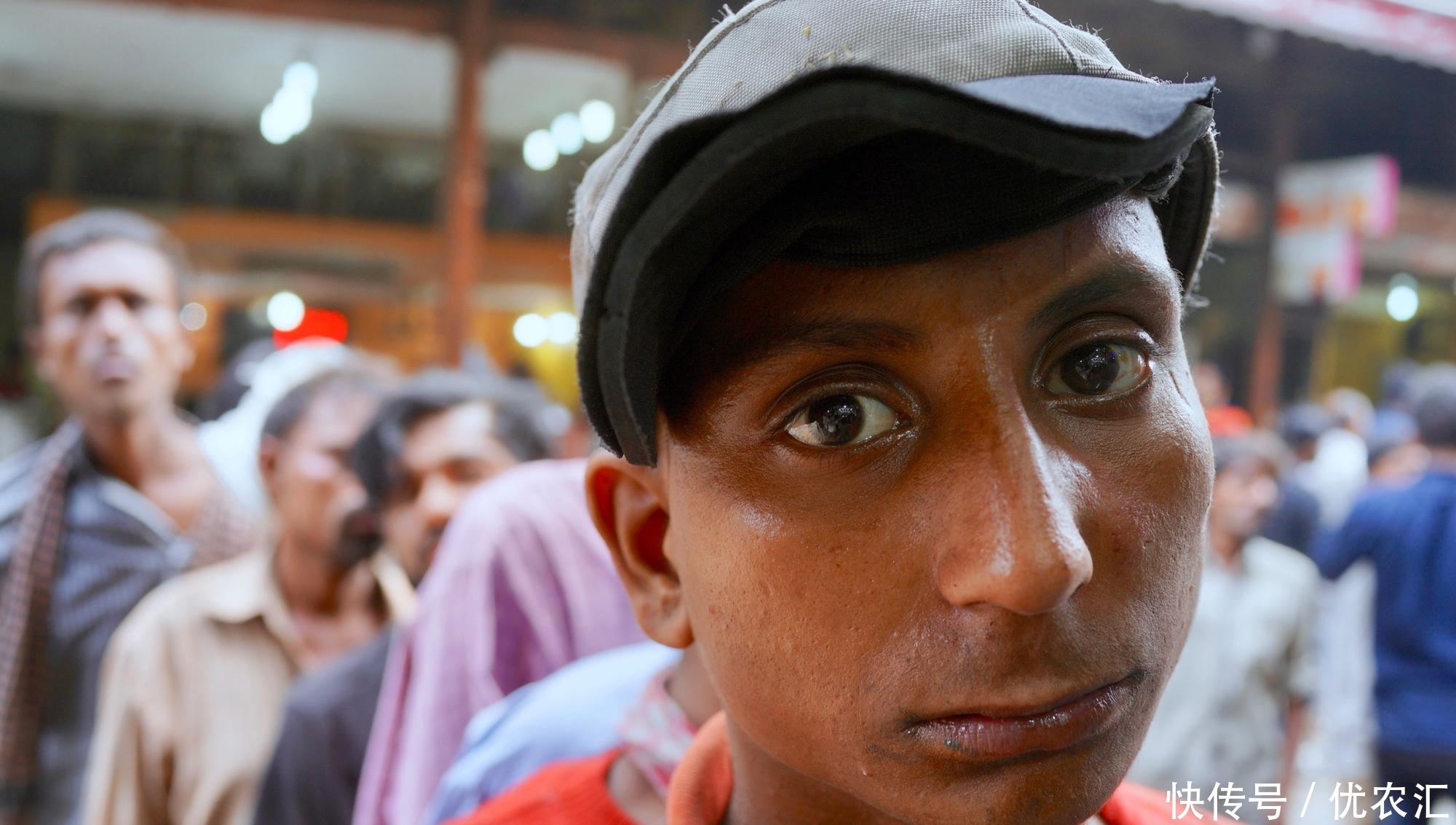 吃饭|北京小伙请印度穷人吃饭 一共要请500人