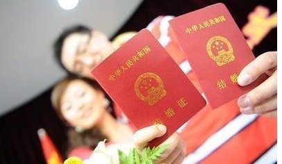 说完|你俩结婚证都领了，彩礼不给又能怎样婆婆刚说完就后悔了