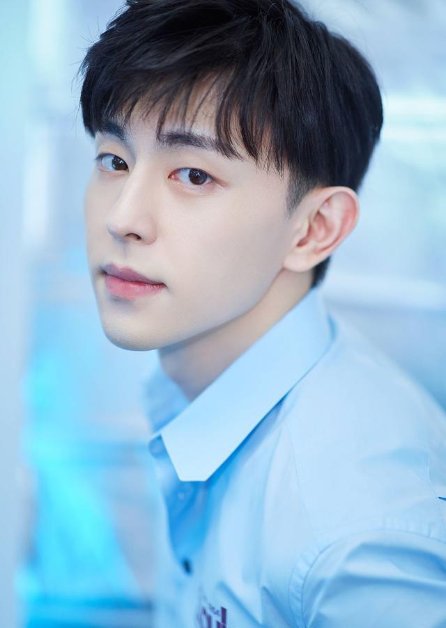 伴郎|邓伦:一块质朴绵实的玉,石家庄之光,铁打的伴郎