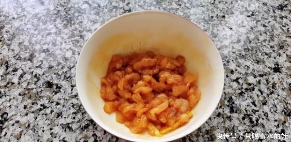 汤汁|丝瓜最好吃的做法,营养美味又健康,好吃的连汤汁都不放过