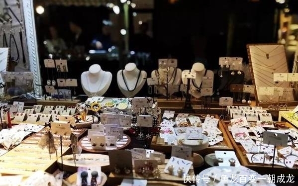 城市|摆地摊被允许后,又一行业被“放开”了,前提满足这“两个要求”