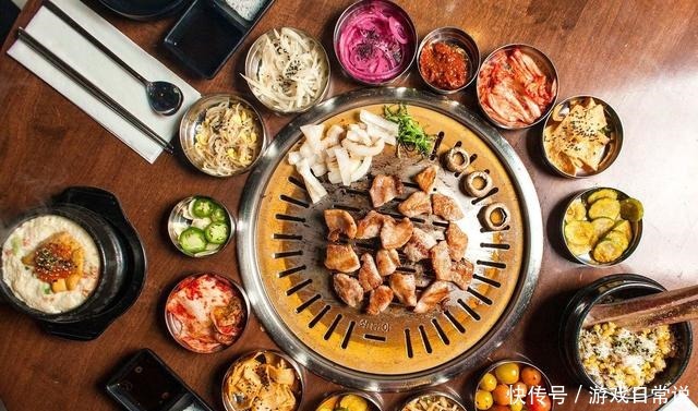 下嘴|韩国的朋友请吃“大餐”,满满一大桌,我却无从下嘴,越看越尴尬