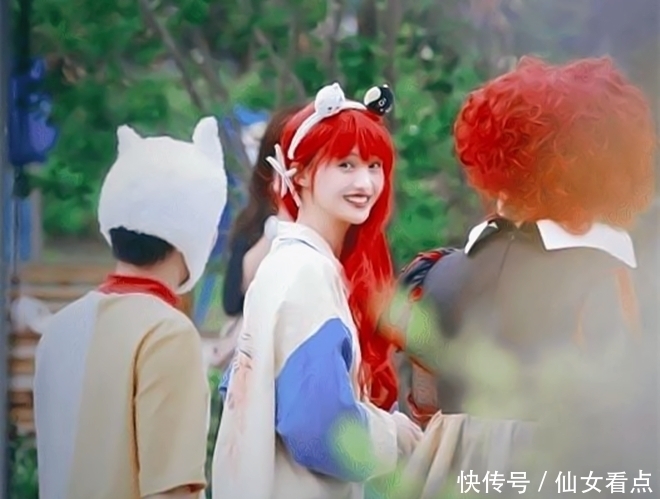 浮夸|郑爽新造型太浮夸,尬到眼睛都疼,她还能撑起《花千骨》吗?