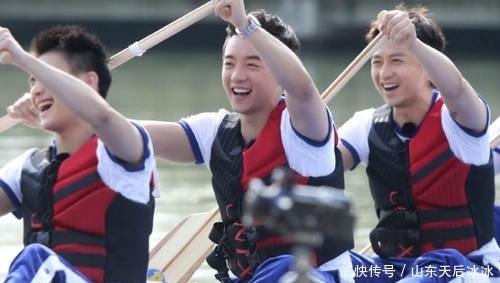  奔跑吧|郑恺荣获跑男100期“全勤奖”，宋雨琦深情评论，李晨回应让人笑出猪叫