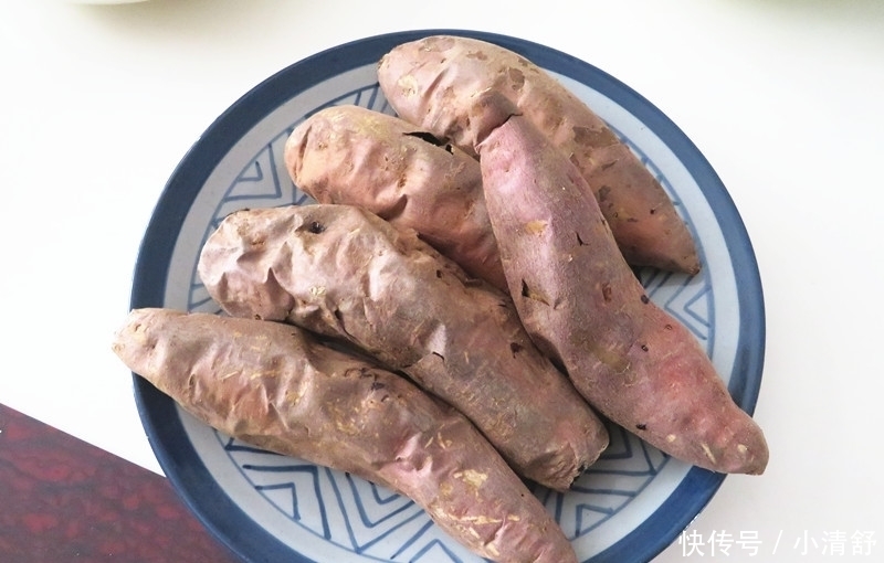 动手|周末一家三口午餐,夫妻一起动手,只用半小时做5菜1主食,香!