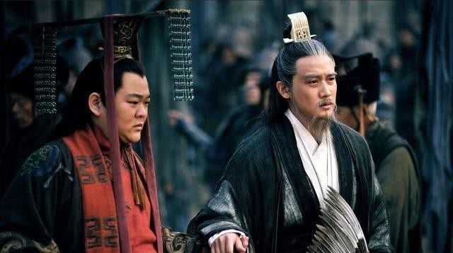 聪明|诸葛亮临死前,阿斗问了一个问题,诸葛亮才知道他有多聪明!