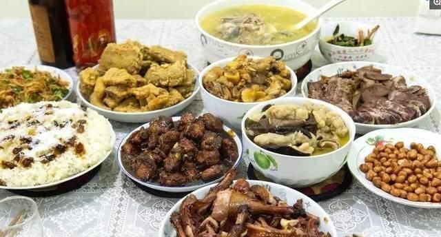 哪家|六位家庭主妇做的家常晚餐,如果让你去做客,你会去哪家