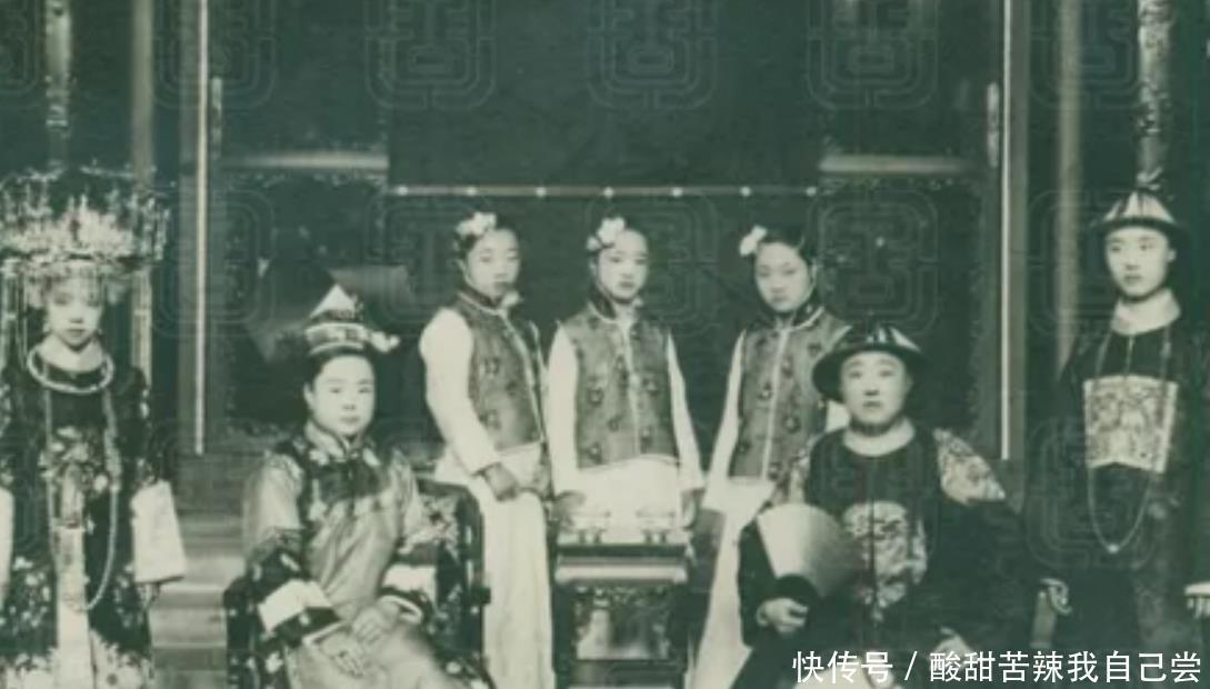 光绪皇帝|晚清王爷和嫡福晋老照片正室夫人相貌美艳,王爷威武霸气!