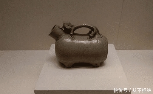 禁止|“夜壶”出土时被人嫌弃,专家看了壶身上的字后说:禁止出国展览