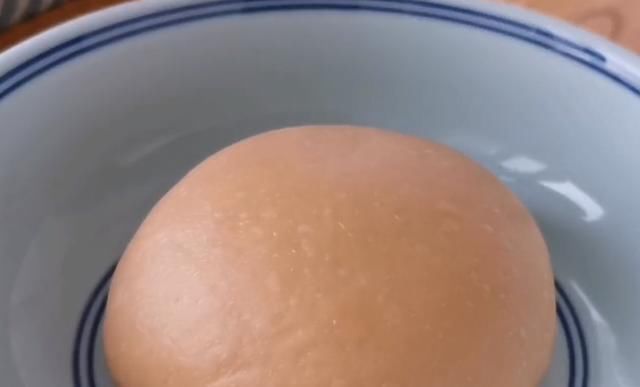 馒头|面粉别蒸馒头了,加2个西红柿,不用蒸不用烙,出锅比吃肉还香!