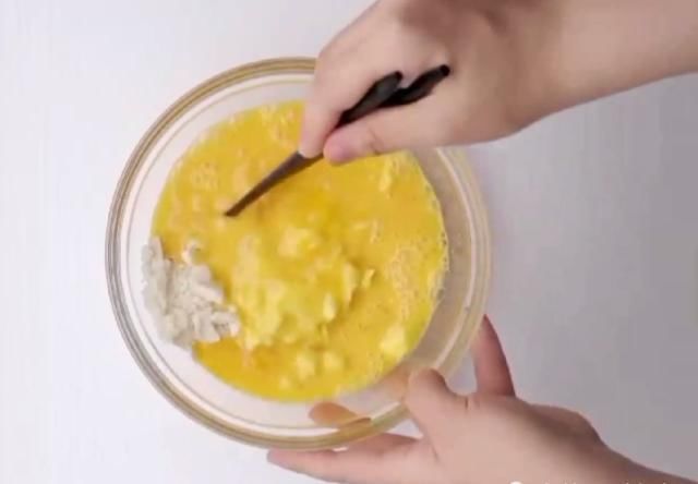 五毛钱|吃剩的馒头千万别丢掉,看我怎么把五毛钱的馒头变成在家也能做的披萨