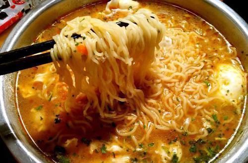 实惠|在超市的5种“尴尬”方便面,明明好吃又实惠,可惜却无人问津