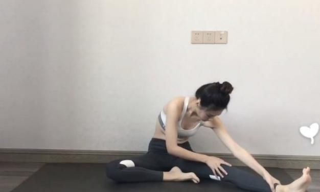 伸展|每天5分钟越拉越年轻7个简单「懒人拉筋法」,水肿萝卜腿都不见