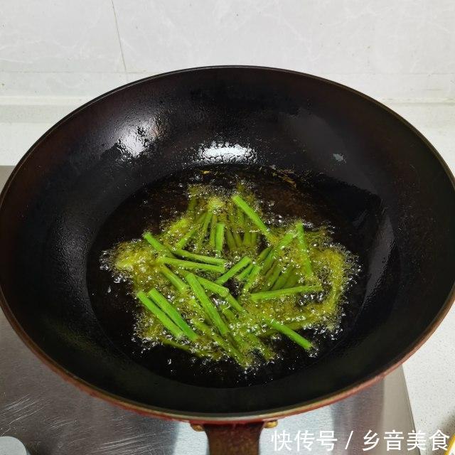 切成|豆角烧茄子,软糯入味,非常的下饭