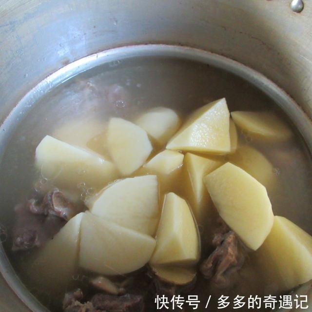  不膻|土豆羊蝎子汤，滋补暖身，好喝不膻