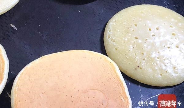 用油|2根香蕉2两面,搅搅烙烙不用油,简单营养又省事,清甜味道香!