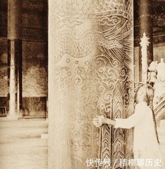 紫禁城|上世纪初期的紫禁城:破败荒凉,杂草丛生,令人颇为感慨