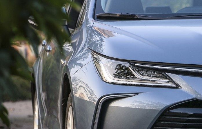 时尚|体验下混动卡罗拉,颜色的外观其实还是蛮大方时尚的