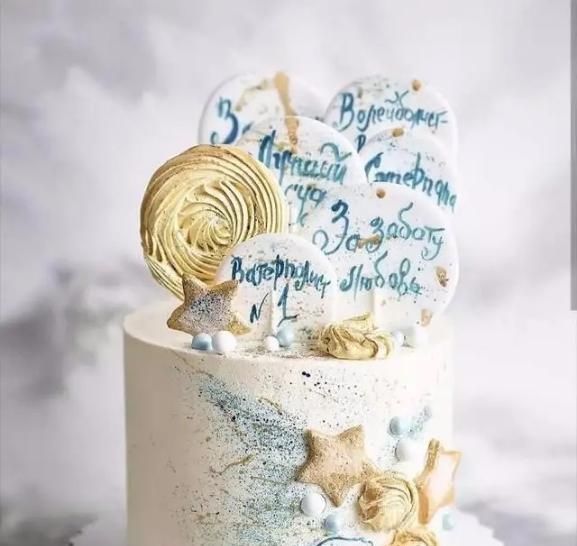 室友|来自“室友”的惊喜蛋糕,蓝色王冠不算啥,看完图5潸然泪下