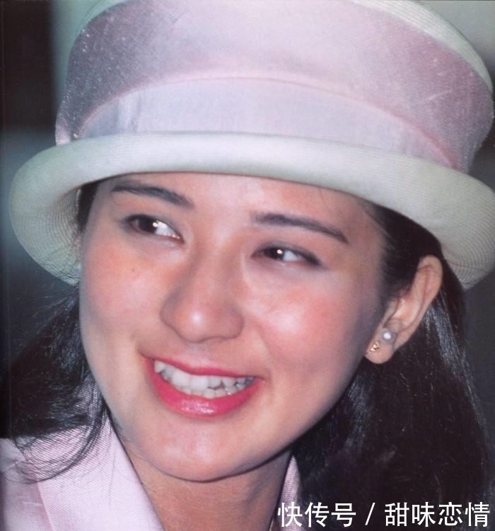  如今|在莫斯科度过童年，她曾是外交官，德仁为其抗争6年，如今是皇后！