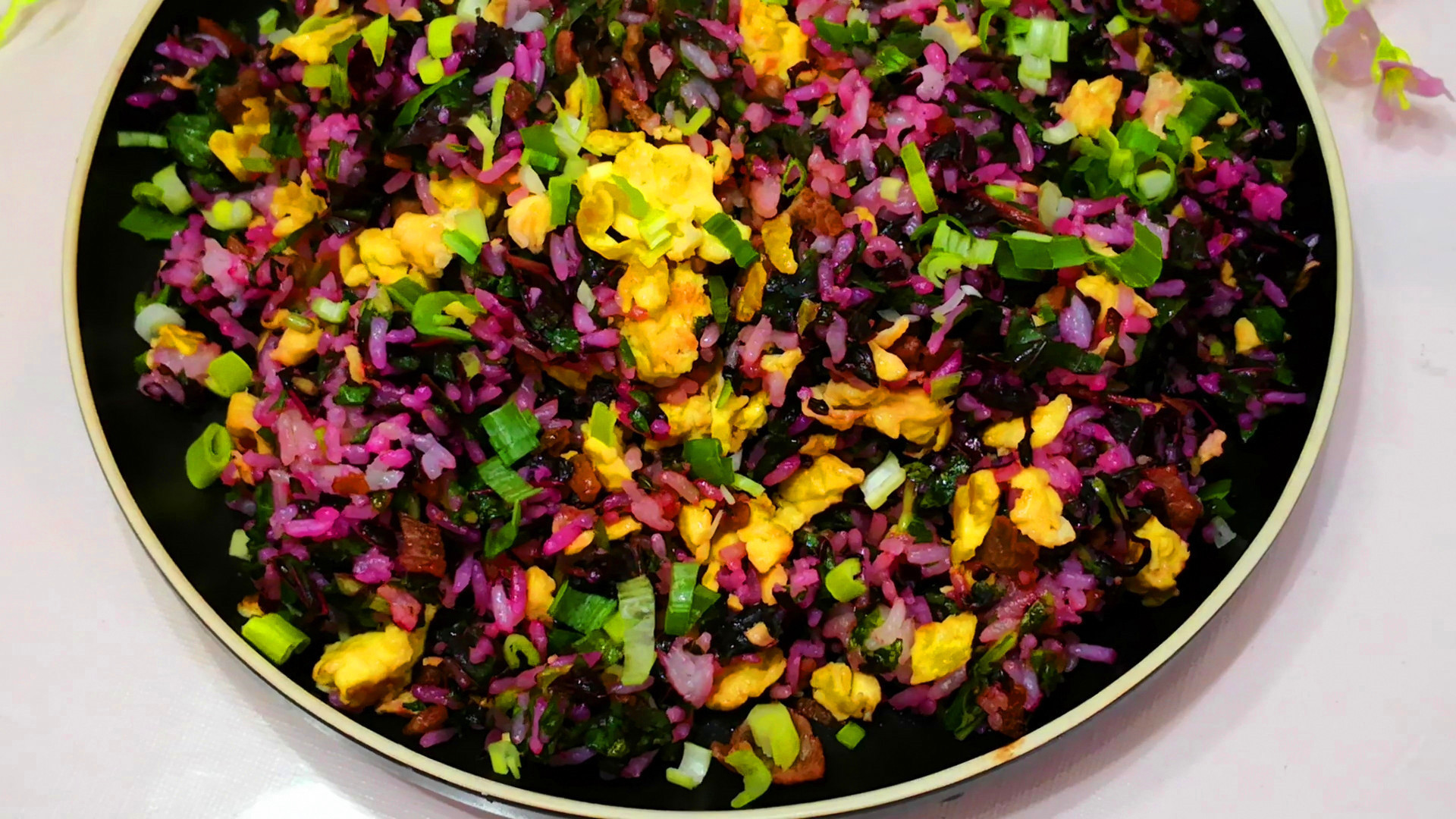 误认为|误认为是“菠菜”,5块钱买一捆,回家加米饭简单一炒,太惊喜了