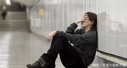 男子|男子约美艳女网友吃饭一瓶饮品喝掉999，报警发现两天已10人