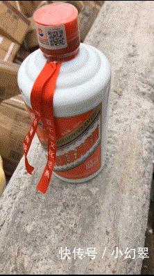 本来|爆笑GIF:本来是很喜庆的场面,你一来搞笑就尴尬了