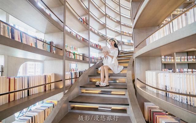  爱上读书馆|三亚，一个去了就不想走的城市4天3晚，带你玩转三亚精华
