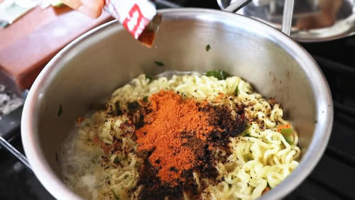 包装袋|为了吃到方便面包装袋上的牛肉面,我用了半斤牛肉,真过瘾