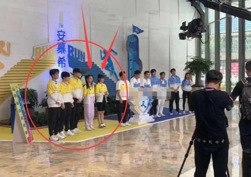  最小|《奔跑吧》请来年纪最小的女嘉宾，看到她们的分组后，00后粉丝炸锅了