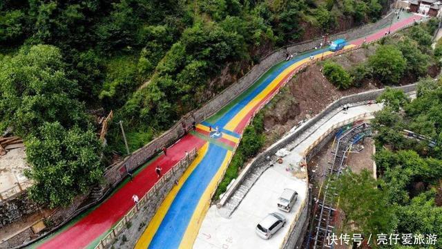 济南|济南“遛娃胜地”走红,藏在山里的“迪士尼”,距市区1小时车程