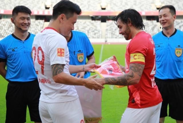 年轻|恒大要后悔?世界名帅盛赞郜林:质量很高,给年轻球员树立了榜样