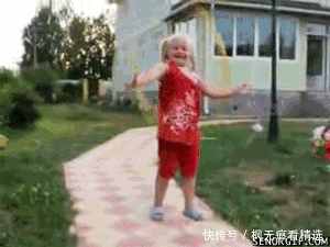 晚上|妹子,晚上街上危险,你穿这么凉快压马路,男朋友怎么不陪着!