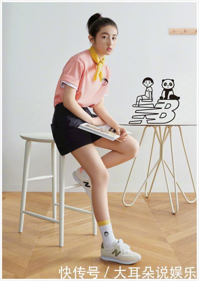 T恤|平淡无奇的T恤这么穿,竟比连衣裙还精致显气质