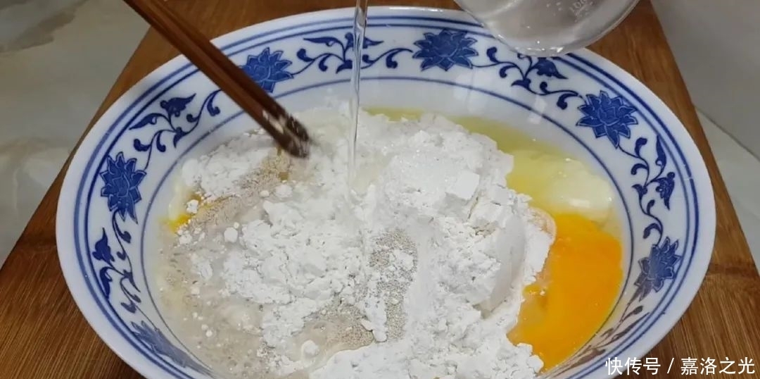 面包|2个鸡蛋,1碗面,不用蒸不用烙,比面包松软香甜,吃过就念念不忘