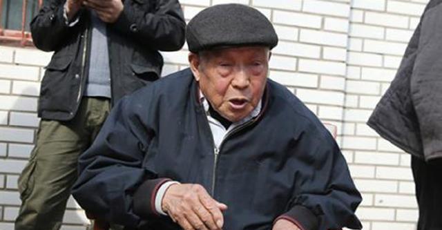 干嘛用|老人家中有1个破箱子,造型独特,鉴定后才知是末代皇帝御用珍宝!