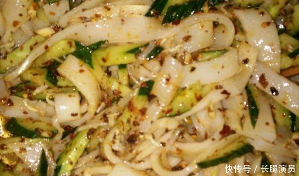必备|家庭必备凉菜黄瓜拌凉皮,下酒的最佳凉菜,味道更是酸甜可口