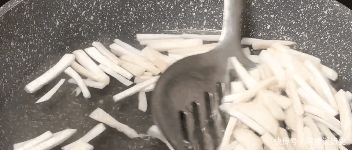 素菜|这两个素菜一起炒,预防心血管疾病,简单美味又健康!