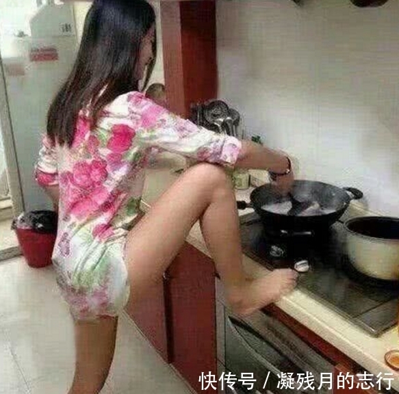 任性|妹子,你可悠着点吧,一字马玩的也太任性了吧,就别嘚瑟了啊