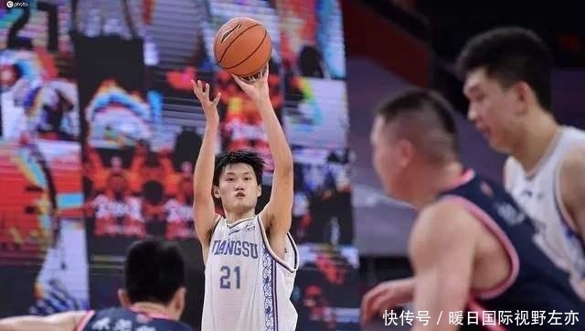 短板|奉献精彩暴扣!2米10杜锋爱将表现出彩拿下10+5,但短板仍然明显