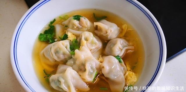 做法|做馄饨原来这么简单,不用买皮,自己调馅自己包,好吃更营养,香