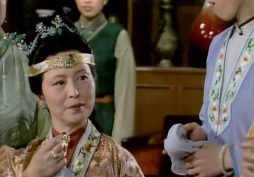 啥意思|王夫人说自己“天天坐在井里”,究竟啥意思?