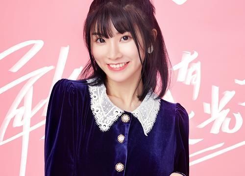  上台|同是网红参加《创3》，谢安然被邀请上台，爆胎却坐在最角落