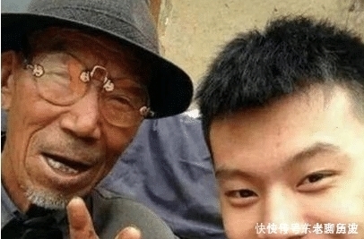 看病|《变形计》中,有一少年为了给爷爷看病当掉了价值8万元的金项链,你还记得他吗?